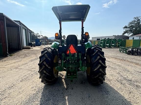 Image of John Deere 5075E equipment image 4