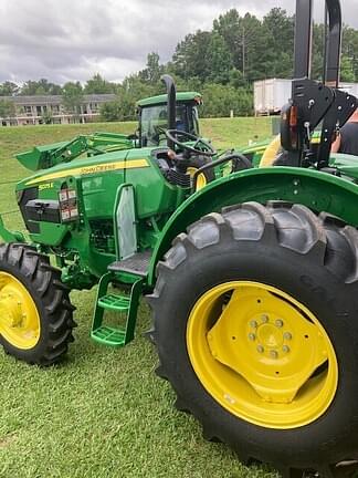 Image of John Deere 5075E equipment image 4