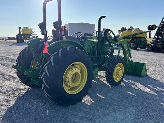 Image of John Deere 5075E equipment image 4