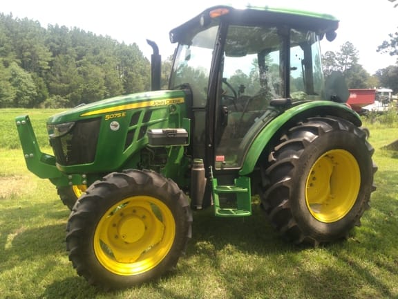 2022 John Deere 5075E Equipment Image0