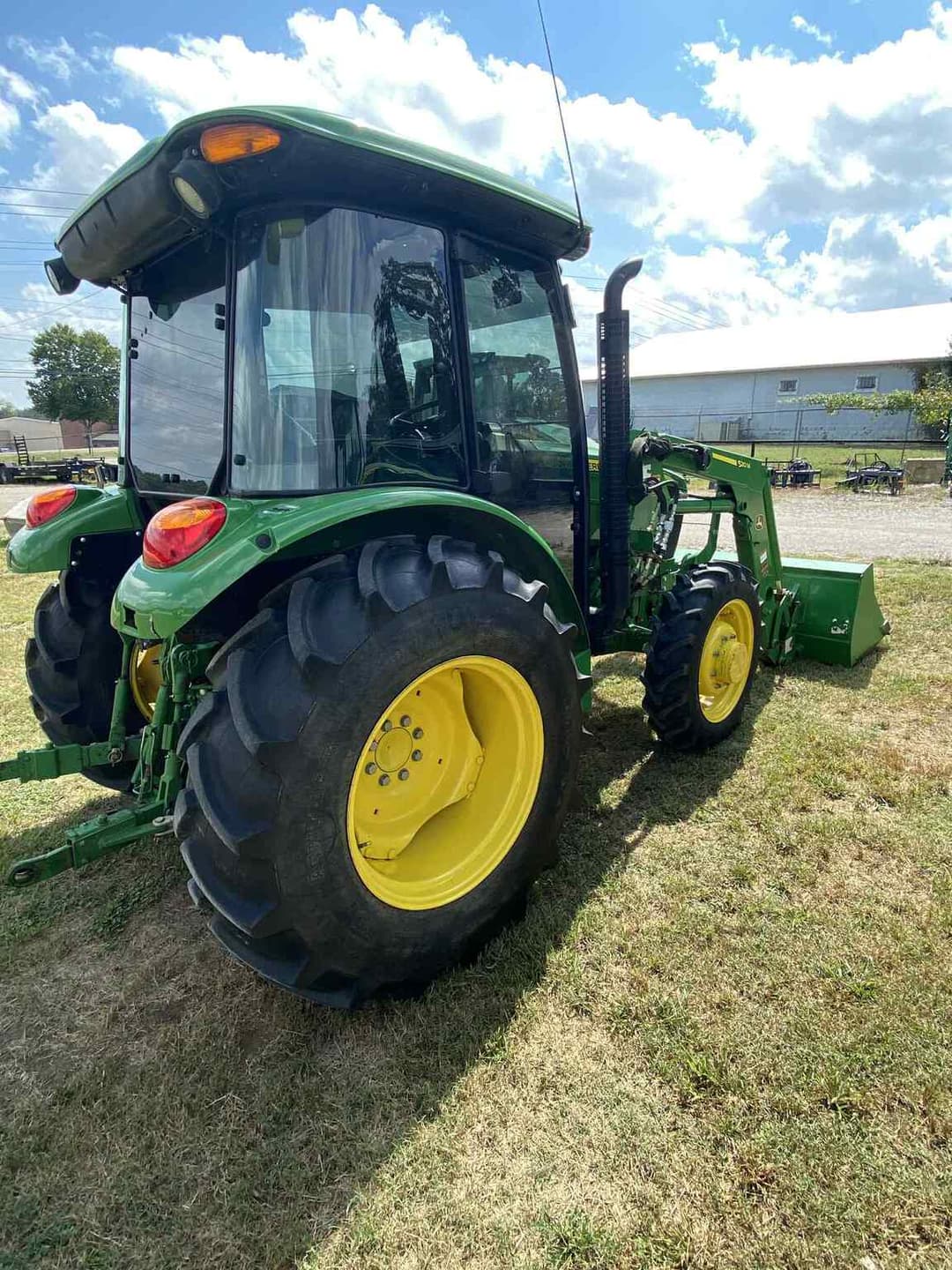 Image of John Deere 5075E Image 1