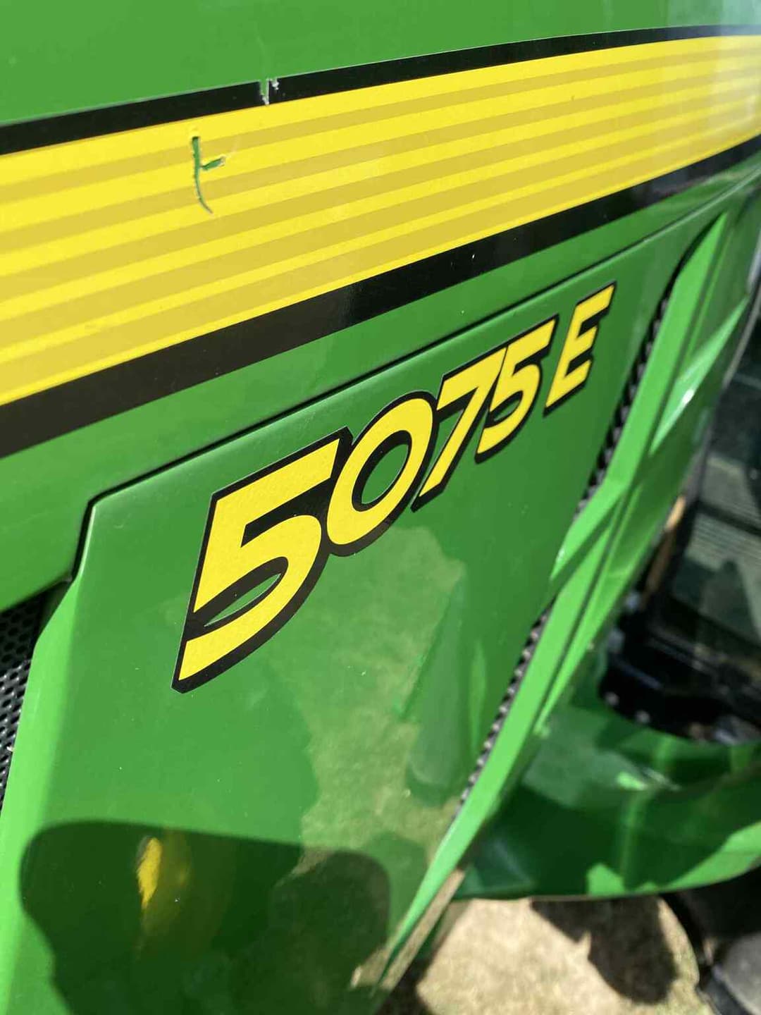Image of John Deere 5075E Image 1