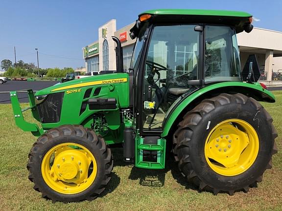 Image of John Deere 5075E equipment image 1