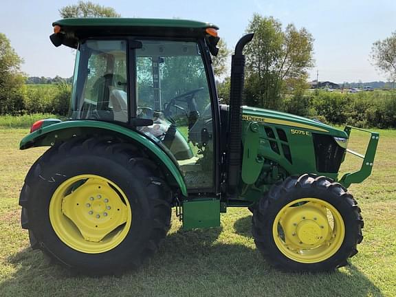 Image of John Deere 5075E equipment image 3