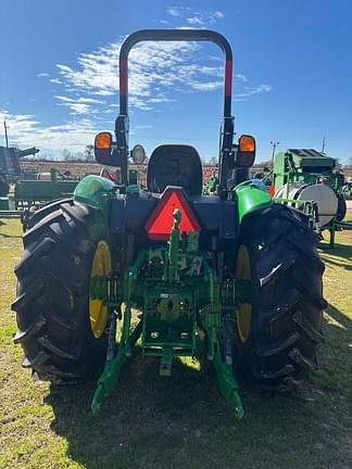 Image of John Deere 5075E equipment image 3