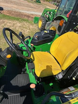 Image of John Deere 5075E equipment image 4