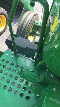 Thumbnail image John Deere 5075E 4