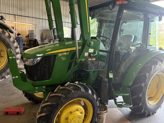 Image of John Deere 5075E equipment image 1