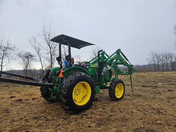 Image of John Deere 5075E equipment image 4