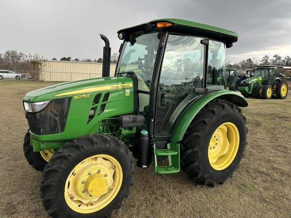 Main image John Deere 5075E