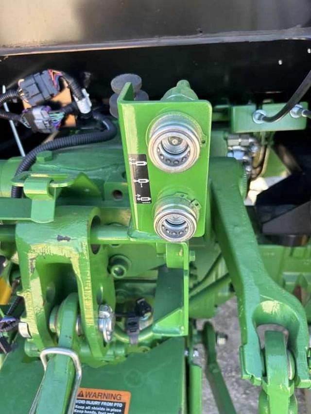 Image of John Deere 5075E equipment image 3