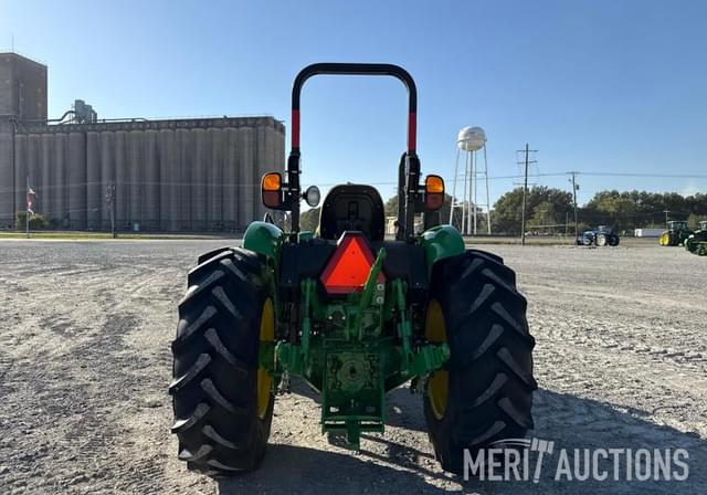 Image of John Deere 5075E equipment image 2