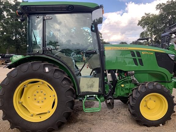 Image of John Deere 5075GN equipment image 2