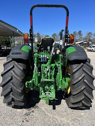 Image of John Deere 5075M equipment image 4