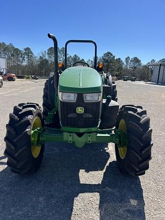 Image of John Deere 5075M equipment image 1