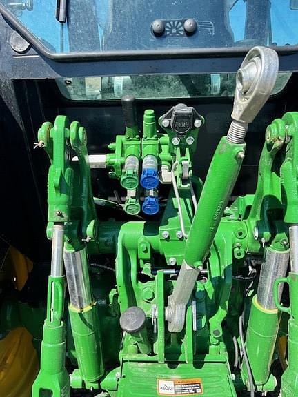 Image of John Deere 5075M equipment image 3