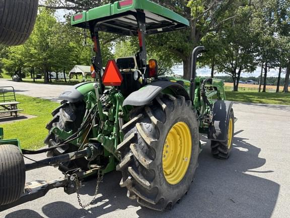 Image of John Deere 5075M equipment image 3
