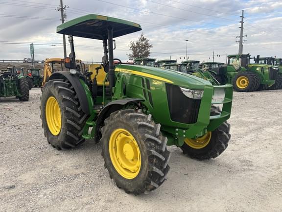 Image of John Deere 5075M equipment image 1