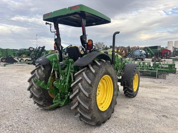 Image of John Deere 5075M equipment image 2
