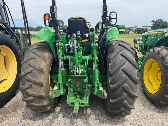 Image of John Deere 5075M equipment image 1