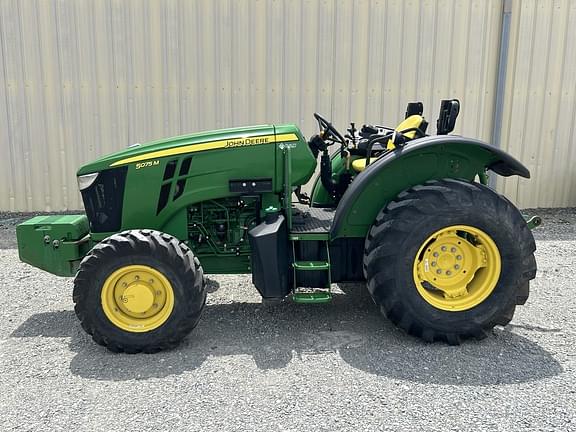 Image of John Deere 5075M equipment image 1