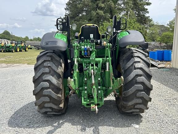 Image of John Deere 5075M equipment image 4
