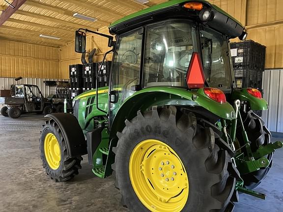 Image of John Deere 5075M equipment image 3