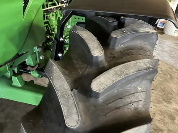 Image of John Deere 5075M equipment image 4