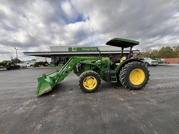 Image of John Deere 5075M equipment image 1