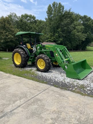 2022 John Deere 5075M Equipment Image0