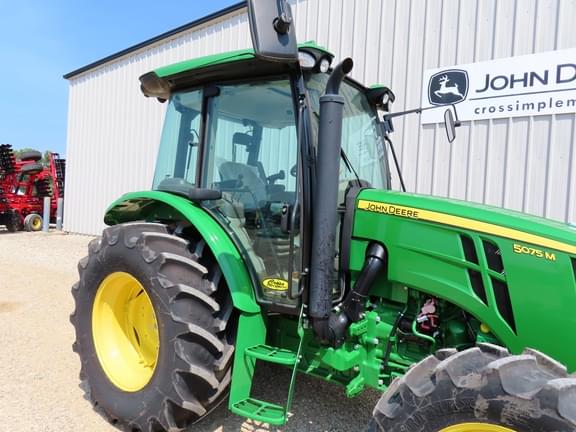 Image of John Deere 5075M equipment image 3
