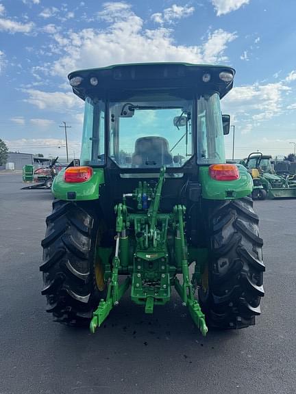 Image of John Deere 5075M equipment image 3