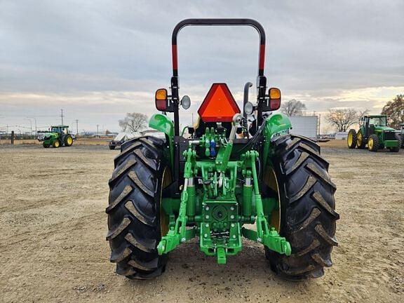 Image of John Deere 5075M equipment image 3