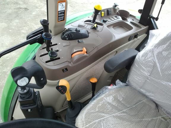 Image of John Deere 5075M equipment image 1