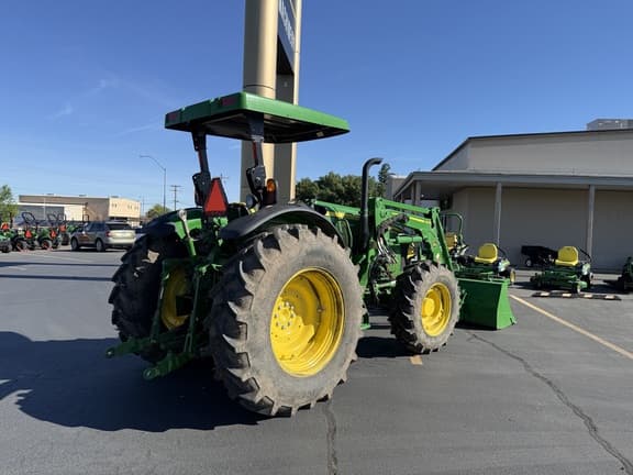 Image of John Deere 5075M equipment image 4
