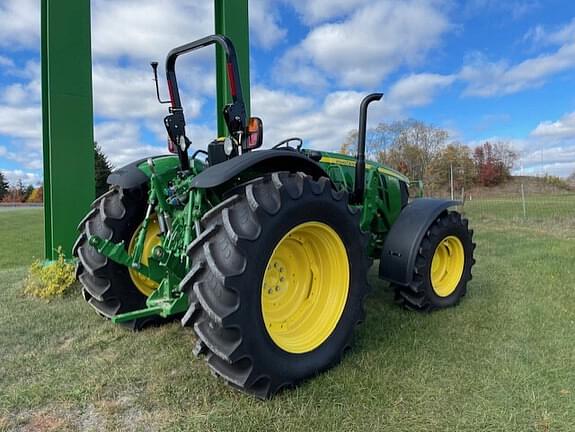 Image of John Deere 5075M equipment image 3