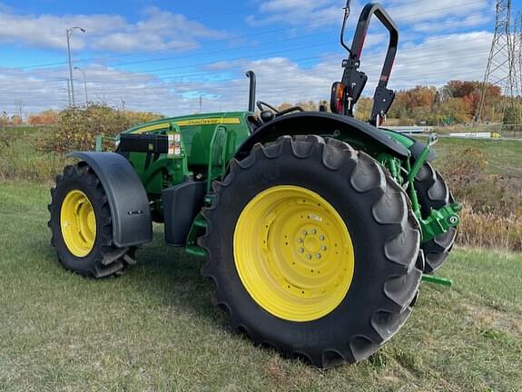 Image of John Deere 5075M equipment image 1