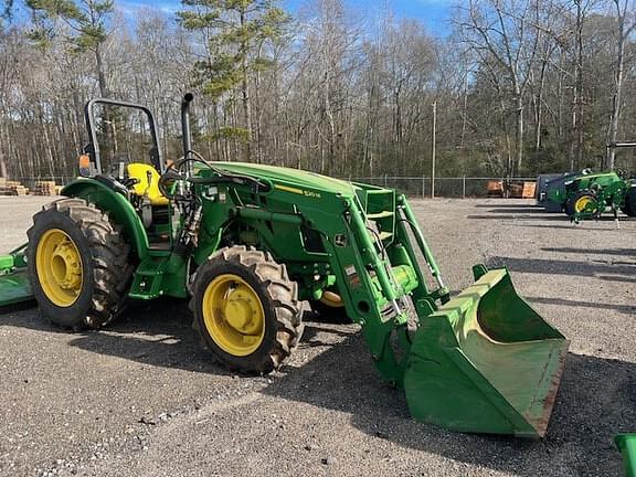 Image of John Deere 5090E equipment image 3