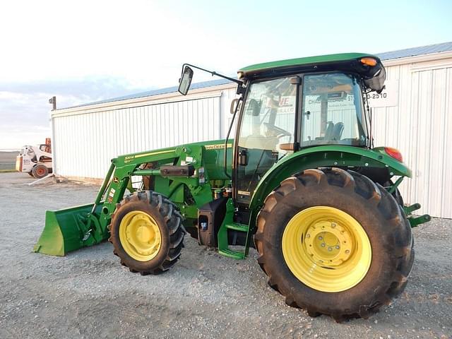 Image of John Deere 5090E equipment image 2