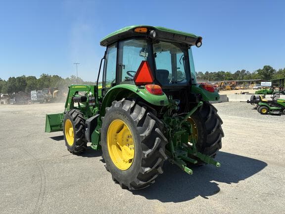 Image of John Deere 5090E equipment image 4