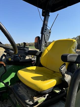 Image of John Deere 5090E equipment image 4