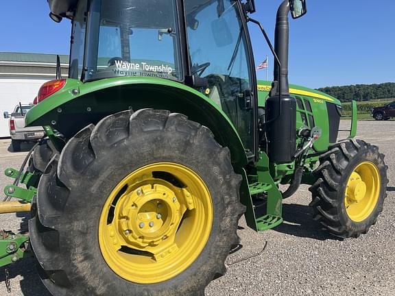 Image of John Deere 5090E equipment image 3