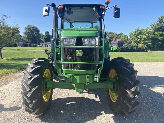 Image of John Deere 5090E equipment image 2