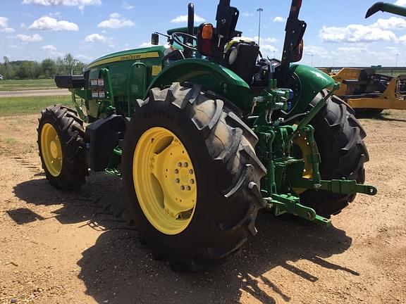 Image of John Deere 5090E equipment image 4