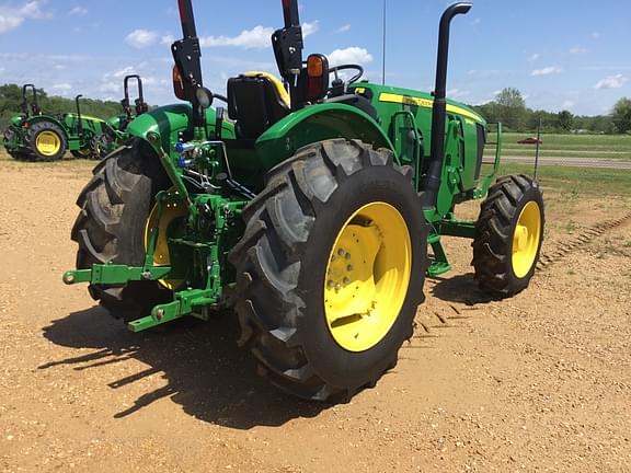 Image of John Deere 5090E equipment image 1