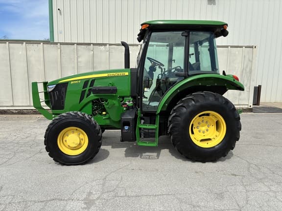 Image of John Deere 5090E equipment image 1