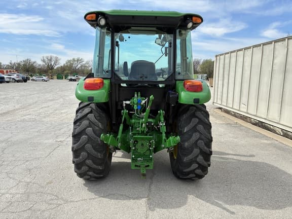 Image of John Deere 5090E equipment image 3