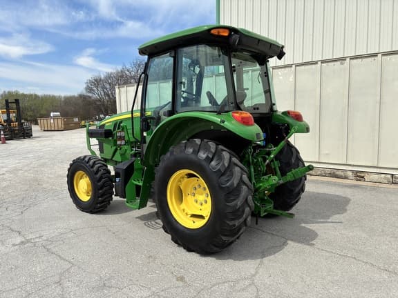 Image of John Deere 5090E equipment image 2