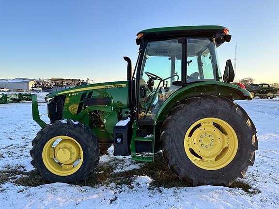 Image of John Deere 5090E equipment image 3