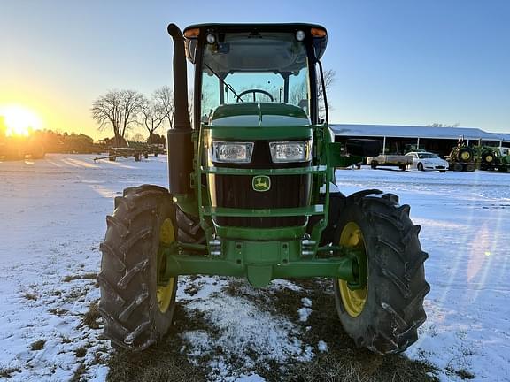 Image of John Deere 5090E equipment image 1